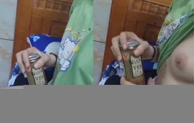 Rủ Con Bạn Thân Nứng Lồn Vô Nhà Nghỉ Chịch Bằng Lon Nước Yến